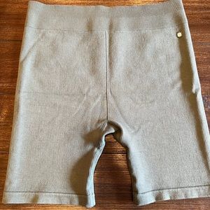 Olive Green Fabletics cloud seamless high waisted shorts size XL NWT